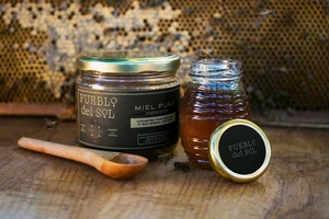 Pueblo del Sol organic honey brings genuine tastes from the Oaxaca’s  jungle.